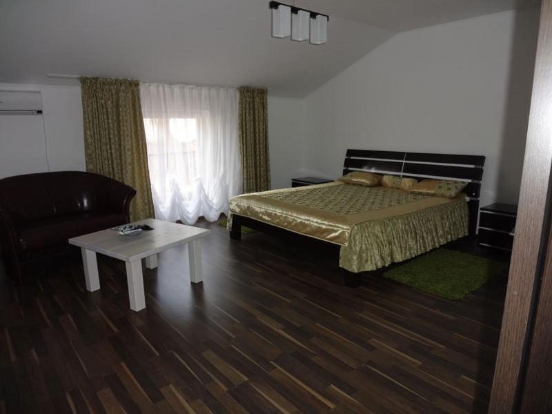 Okolitsa Hotel Kosovshchina ภายนอก รูปภาพ